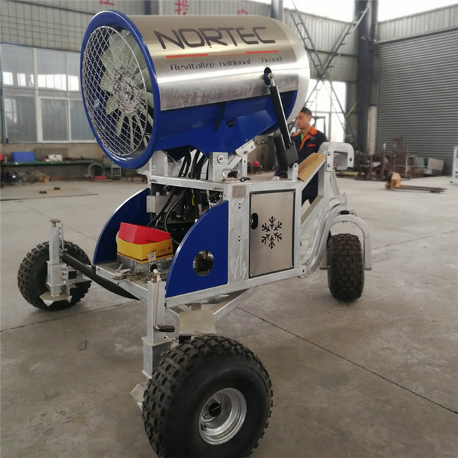 造雪量大雪質(zhì)優(yōu)廠家_對環(huán)境污染少選小型人工造雪機